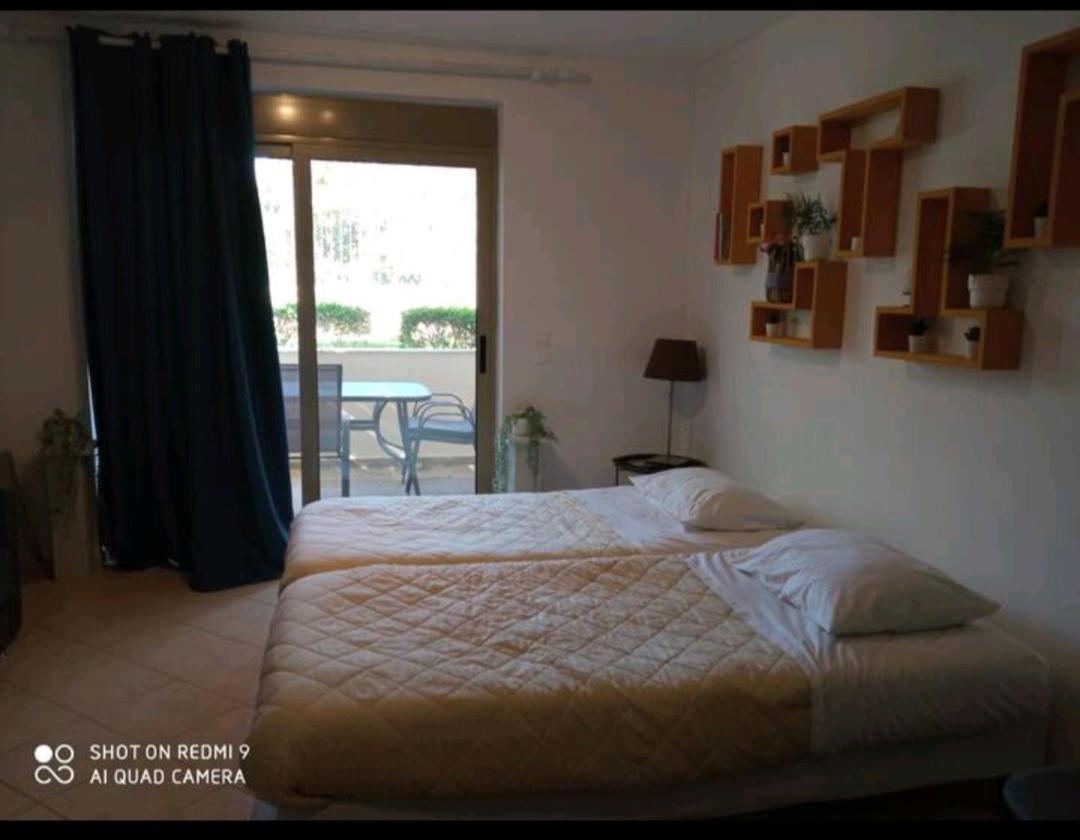 Theoni'S Apartments Xilókasztro Kültér fotó