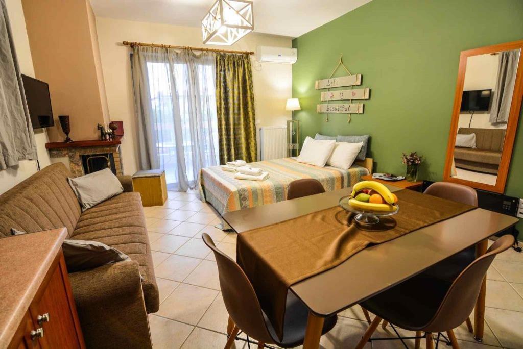 Theoni'S Apartments Xilókasztro Kültér fotó